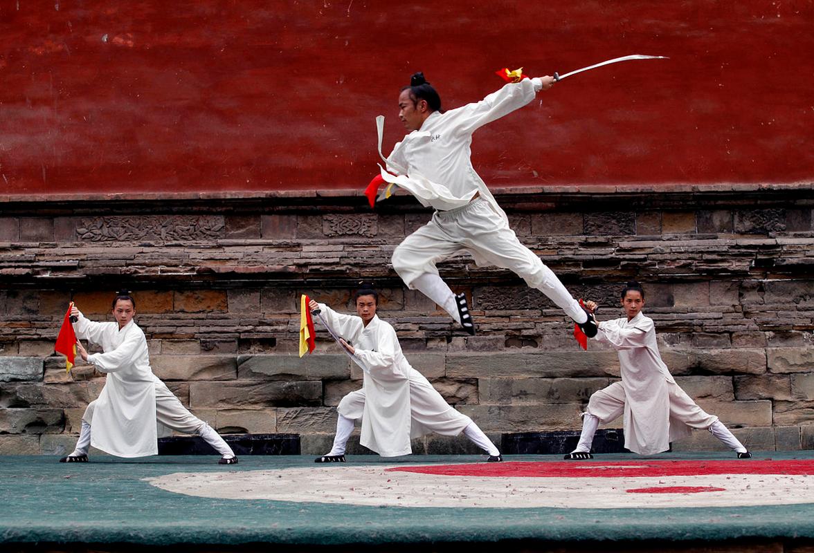 中华武术给春节上大分！塔沟武校21次登上春晚，今年再创辉煌